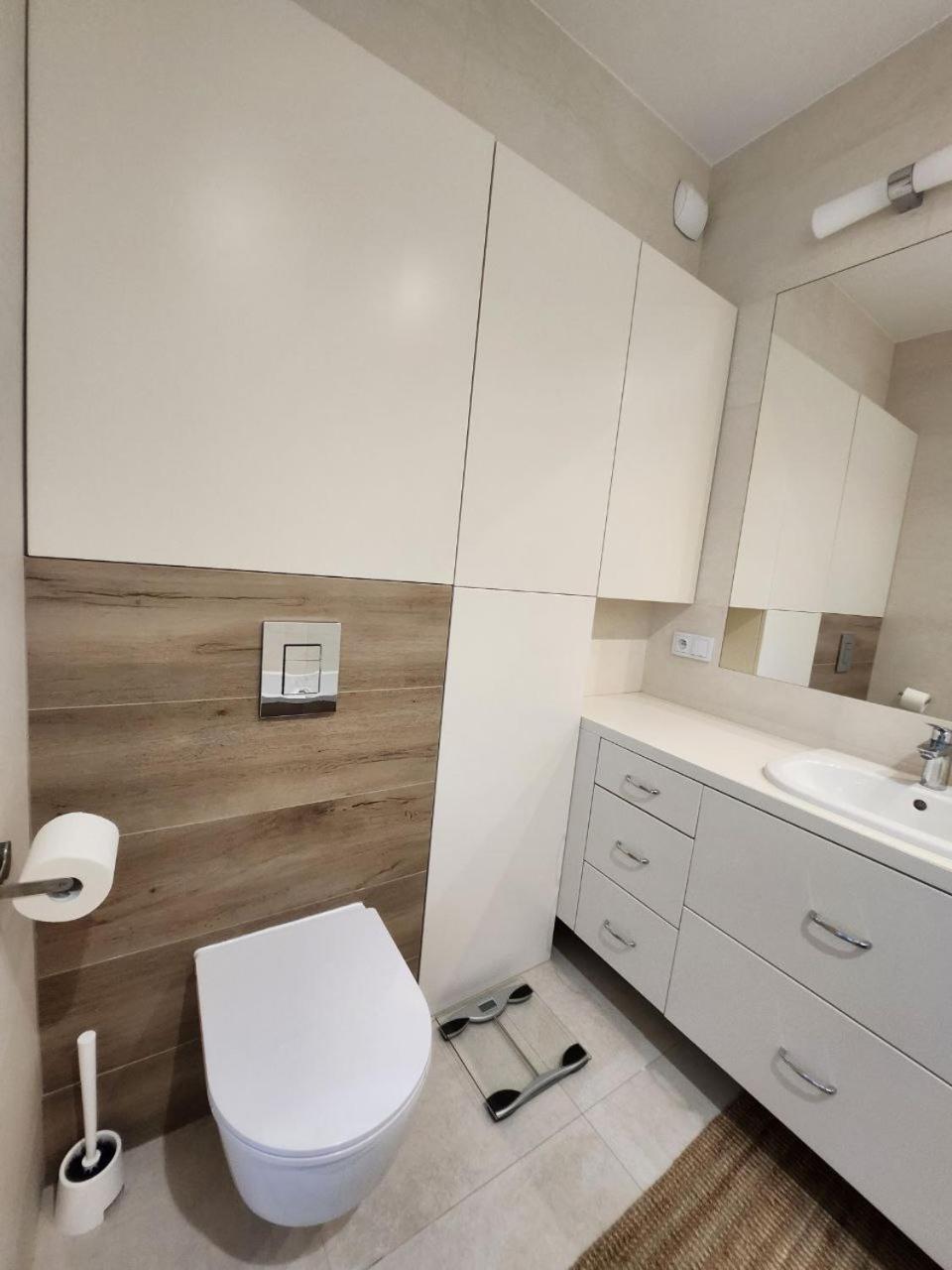 Chopin Airport Apartments วอร์ซอ ภายนอก รูปภาพ