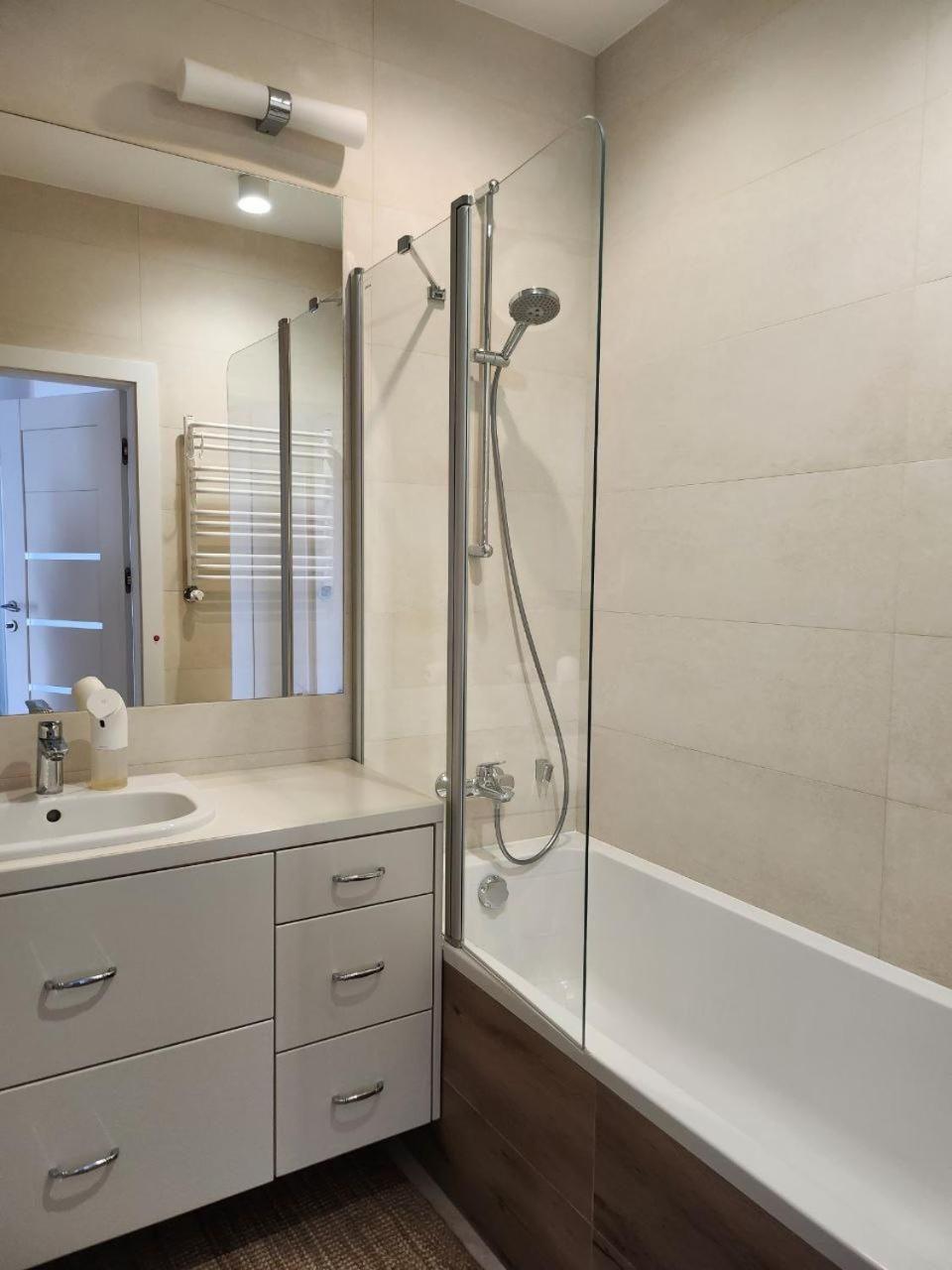 Chopin Airport Apartments วอร์ซอ ภายนอก รูปภาพ